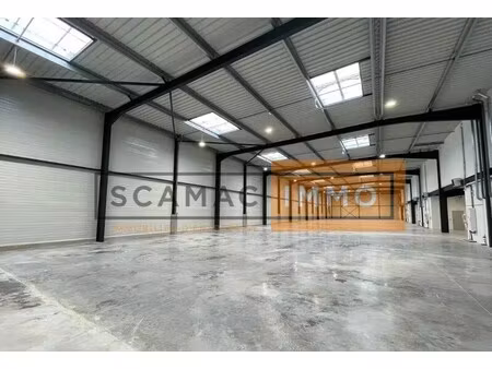 location entrepôt croissy beaubourg 77183 3600m²