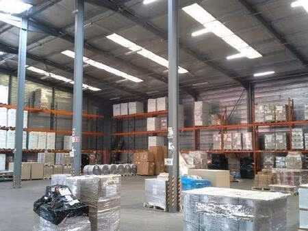 location entrepôt 3 200 m²