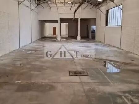 location entrepôt 670 m²