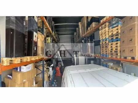 location entrepôt 250 m²