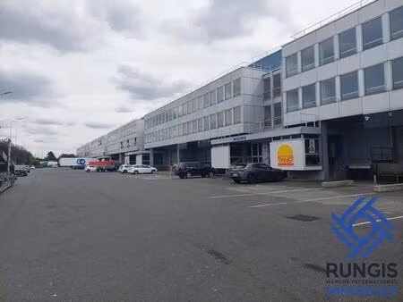 location entrepôt 2 026 m²