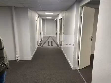 location entrepôt rueil malmaison 92500 420m²