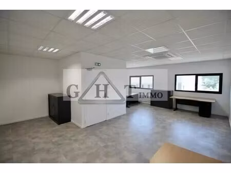 location entrepôt saint pierre du perray 91280 125m²