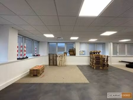 location entrepôt 283 m²