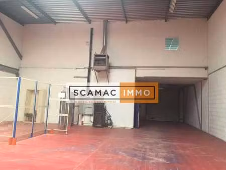 location entrepôt 369 m²