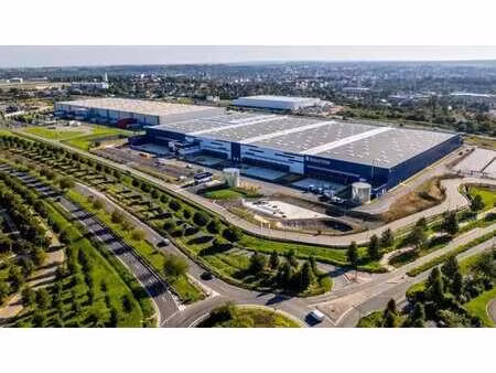 location entrepôt 38 396 m²