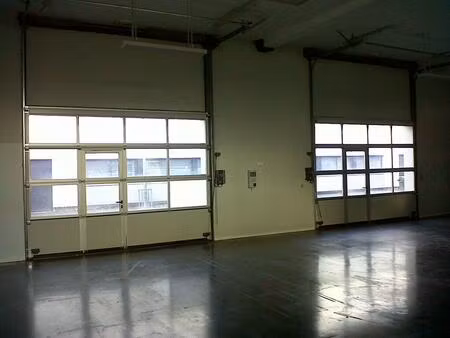 location local d'activités 260 m²