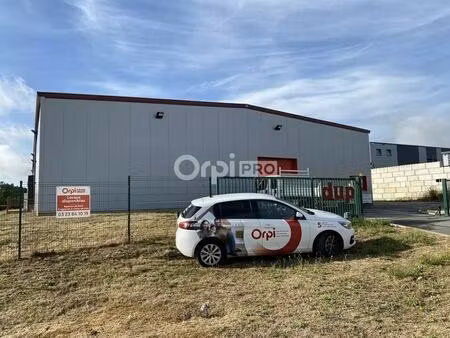 location local d'activités 597 m²