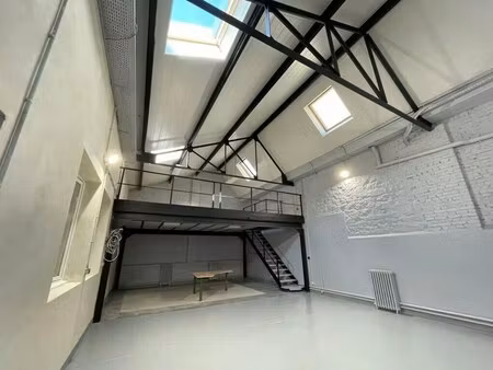 location local d'activités 394 m²