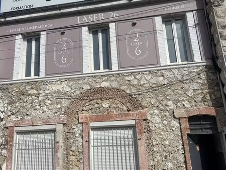 location local d'activités 70 m²