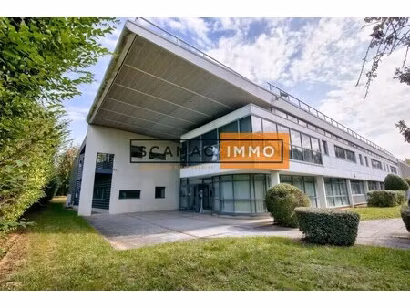 location local d'activités 3 437 m²