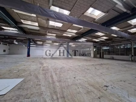 location bureaux 5 850 m²