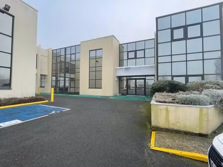 location bureaux 111 m²