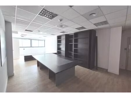 location bureaux 109 m² à 233 m²