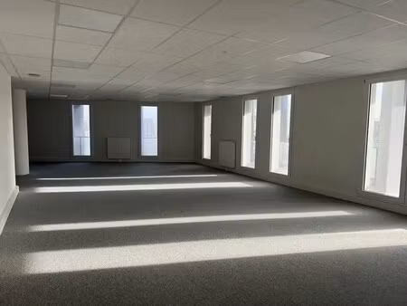 location bureaux 154 m² à 393 m²
