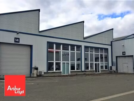 location entrepôt 845 m²