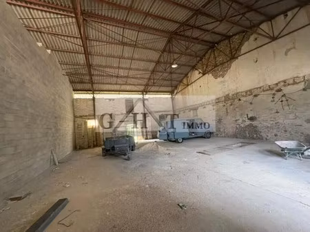 location entrepôt 200 m²