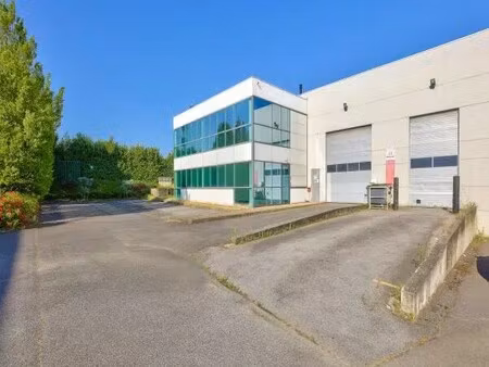 location entrepôt 1 313 m² à 3 979 m²