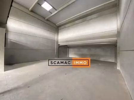 location entrepôt 300 m²