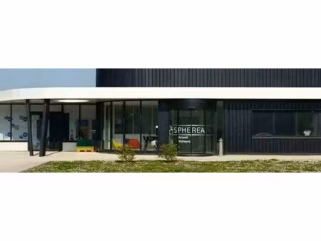 location local d'activités 2 486 m²