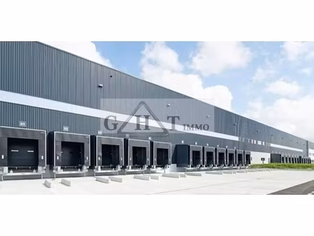 location entrepôt 50 331 m²