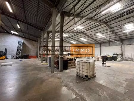 location entrepôt 1 400 m²