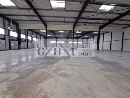location entrepôt la courneuve 93120 3554m²