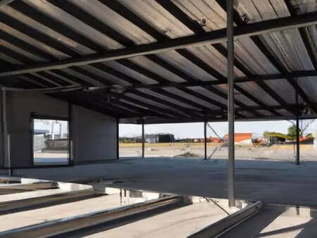 location entrepôt la garde 83130 300m²
