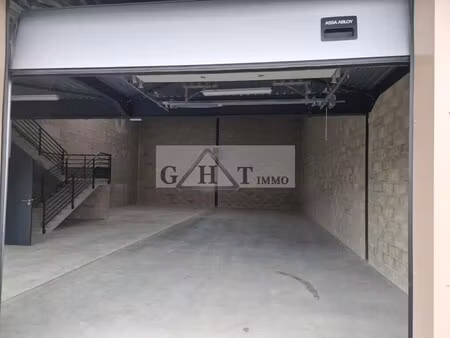 location entrepôt 240 m²