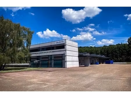 location entrepôt 4 200 m²