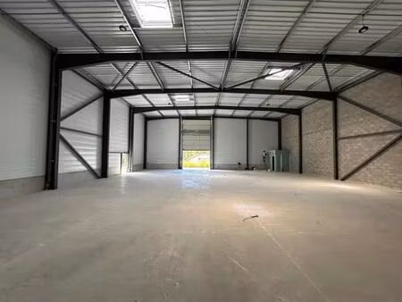 location entrepôt signes 83870 265m²