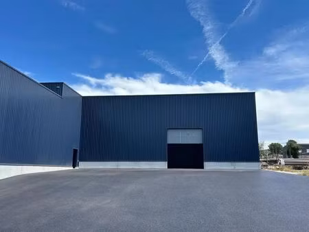 location entrepôt signes 83870 500m²