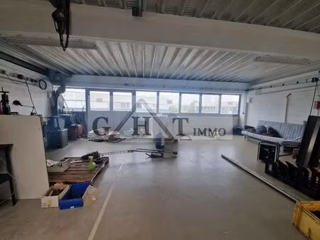 location entrepôt stains 93240 250m²