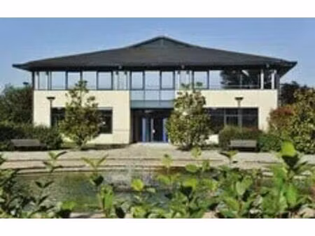 location entrepôt trappes 78190 1340m²