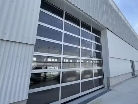 location entrepôt 2 736 m²