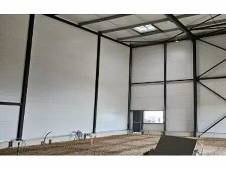 location local d’activités carpentras 84200 981m²