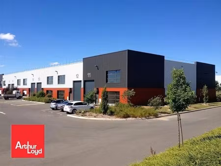 location local d'activités 540 m²