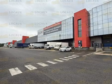 location local d'activités 1 718 m²