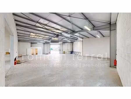 location local d'activités 470 m²