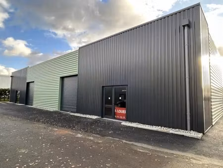 location local d'activités 150 m²