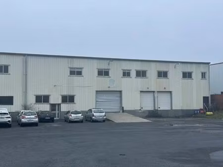 location local d'activités 1 203 m²