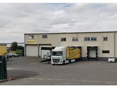 location local d'activités 1 250 m²