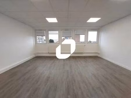 location bureaux 33 m² à 392 m²