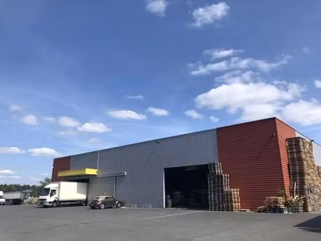 location local d'activités 1 200 m²