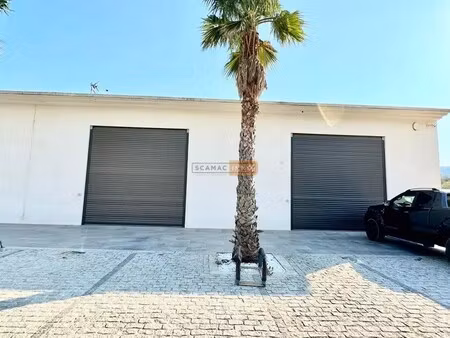 location local d'activités 149 m²