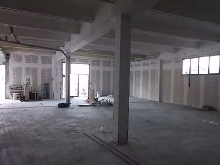 location entrepôt 629 m²