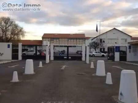 location entrepôt 62 m² à 1 440 m²