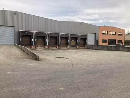 location local d'activités 4 664 m²