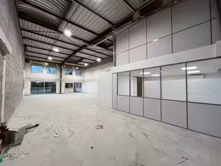 location local d’activités 205m² à 467m²