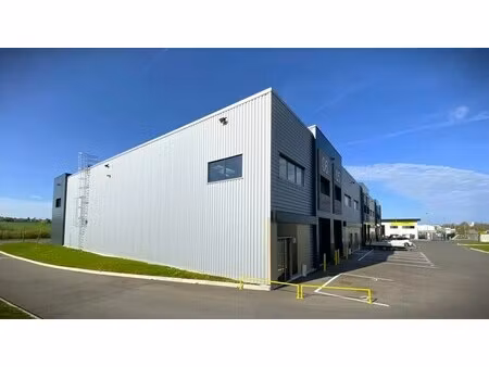 location entrepôt 232 m²